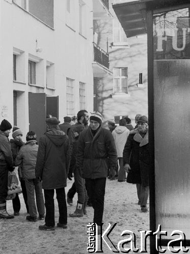 13.12.1981, Gdańsk, Polska.
Wprowadzenie stanu wojennego.
Fot. Jan Juchniewicz, zbiory Ośrodka KARTA