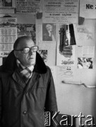 13.12.1981, Gdańsk, Polska.
Wprowadzenie stanu wojennego. Mężczyzna w siedzibie NSZZ 