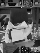 13.12.1981, Gdańsk, Polska.
Wprowadzenie stanu wojennego. Zdemolowane pomieszczenie w siedzibie NSZZ 