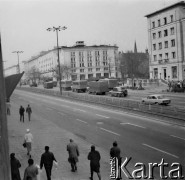 1982, Gdańsk, Polska.
Rzeczywistość stanu wojennego, samochody ZOMO jadące ulicą.
Fot. Jan Juchniewicz, zbiory Ośrodka KARTA