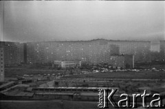 14.11.1982, Gdańsk, Polska.
Oczekiwanie na powrót Lecha Wałęsy z internowania. Panorama osiedla na Zaspie, gdzie mieszkał Lech Wałęsa.
Fot. Jan Juchniewicz, zbiory Ośrodka KARTA