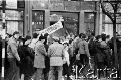 29.01.1989, Gdańsk, Polska.
Pochód ulicami miasta, uczestnicy niosą flagę z napisem 
