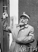 29.01.1989, Gdańsk, Polska.
Wiec przed plebanią kościoła pw. św. Brygidy. Na zdjęciu kombatant z krzyżem.
Fot. Jan Juchniewicz, zbiory Ośrodka KARTA