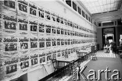 Maj 1989, Warszawa, Polska.
Budynek przy ulicy Fredry, w którym znajdowało się biuro wyborcze Komitetu Obywatelskiego 