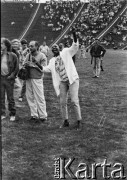 27.05.1989, Warszawa, Polska.
Stadion X-lecia. Koncert amerykańskiego muzyka Steve Wondera. Śpiewająca Murzynka.
Fot. Jan Juchniewicz, zbiory Ośrodka KARTA