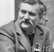 Czerwiec 1989, Gdańsk, Polska.
Parafia pw. św. Brygidy, Lech Wałęsa podczas spotkania z mieszkańcami Gdańska po wyborach czerwcowych.
Fot. Jan Juchniewicz, zbiory Ośrodka KARTA