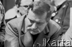 Czerwiec 1989, Gdańsk, Polska.
Parafia pw. św. Brygidy, Lech Wałęsa podczas spotkania z mieszkańcami Gdańska po wyborach czerwcowych.
Fot. Jan Juchniewicz, zbiory Ośrodka KARTA