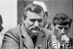 Czerwiec 1989, Gdańsk, Polska.
Parafia pw. św. Brygidy, Lech Wałęsa podczas spotkania z mieszkańcami Gdańska po wyborach czerwcowych.
Fot. Jan Juchniewicz, zbiory Ośrodka KARTA