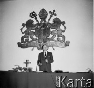 1.09.1989, Gdańsk, Polska.
Pierwszy po wojnie przyjazd Jana Nowaka-Jeziorańskiego do Polski. Jan Nowak-Jeziorański podczas spotkania w Pałacu Opatów w Oliwie. W tle herb miasta Gdańska wraz z dewizą: 