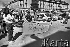 2.05.1990, Warszawa, Polska.
Happening Pomarańczowej Alternatywy: 