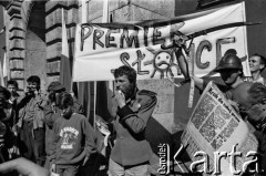 2.05.1990, Warszawa, Polska.
Happening Pomarańczowej Alternatywy: 