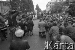 Sierpień 1980, Gdańsk, Polska.
Strajk w Stoczni Gdańskiej im. Lenina. Msza święta na terenie stoczni.
Fot. Witold Górka, zbiory Ośrodka KARTA