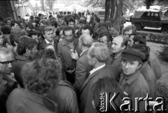 Sierpień 1980, Gdańsk, Polska.
Strajk w Stoczni Gdańskiej im. Lenina. Grupa strajkujących.
Fot. Witold Górka, zbiory Ośrodka KARTA