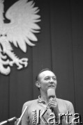Sierpień 1980, Gdańsk, Polska.
Strajk w Stoczni Gdańskiej im. Lenina. Sala BHP, obrady Międzyzakładowego Komitetu Strajkowego. Przemawia Zdzisław Kobyliński.
Fot. Witold Górka, zbiory Ośrodka KARTA
