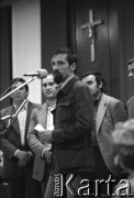 28.08.1980, Gdańsk, Polska.
Strajk w Stoczni Gdańskiej im. Lenina. Występ artystów gdańskich, aktorów Teatru Wybrzeże dla strajkujących w sali BHP.
Fot. Witold Górka, zbiory Ośrodka KARTA