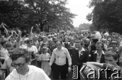 28.06.1981, Poznań, Polska.
25. rocznica Poznańskiego Czerwca. Przybycie Lecha Wałęsy na na uroczystości rocznicowe.
Fot. Witold Górka, zbiory Ośrodka KARTA