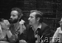 Czerwiec 1981, Poznań, Polska.
Dyskusja związana z obchodami 25. rocznicy Czerwca 1956. W środku siedzi Lech Wałęsa.
Fot. Witold Górka, zbiory Ośrodka KARTA