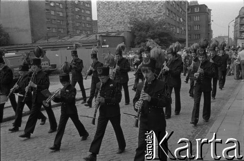 27.06.1981, Poznań, Polska.
Orkiestra górnicza podczas uroczystości upamiętniających ofiary Czerwca 1956.
Fot. Witold Górka, zbiory Ośrodka KARTA