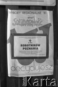 Czerwiec 1981, Poznań, Polska.
Plakat informujący o mszy świętej w kościele św. Jacka w Warszawie w intencji poległych robotników podczas wydarzeń Czerwca 1956. Widoczny plakat informujący o wyborach do władz regionalnych NSZZ 