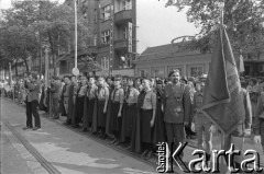 27.06.1981, Poznań, Polska.
Harcerze podczas uroczystości odsłonięcia i poświęcenia tablicy upamiętniającej Romka Strzałkowskiego w 25-tą rocznicę Czerwca 1956.
Fot. Witold Górka, zbiory Ośrodka KARTA