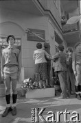 27.06.1981, Poznań, Polska.
Uroczystość odsłonięcia tablicy pamiątkowej ku czci Romka Strzałkowskiego, który zginął podczas Czerwca 1956. Tablicę odsłaniają matka Romka Anna Strzałkowska oraz Stanisław Matyja.
Fot. Witold Górka, zbiory Ośrodka KARTA