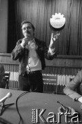 Lipiec 1981, Kraków, Polska.
Lech Wałęsa podczas spotkania z mieszkańcami Nowej Huty i pracownikami Huty im. Lenina.
Fot. Witold Górka, zbiory Ośrodka KARTA