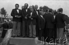 31.08.1990, Gdańsk, Polska.
10 rocznica podpisania porozumień sierpniowych i zakończenia strajku w Stoczni Gdańskiej im. Lenina. 
Fot. Witold Górka, zbiory Ośrodka KARTA
