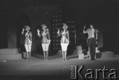 Grudzień 1982, Łódź, Polska.
Teatr im. Stefana Jaracza. Przedstawienie: 