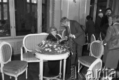 24.06.1984, Kraków, Polska.
Teatr im. Juliusza Słowackiego. Uroczystość zawieszenia portretu Zofi Jaroszewskiej.
Fot. Witold Górka, zbiory Ośrodka KARTA
