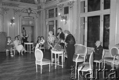 24.06.1984, Kraków, Polska.
Teatr im. Juliusza Słowackiego. Uroczystość zawieszenia portretu Zofi Jaroszewskiej.
Fot. Witold Górka, zbiory Ośrodka KARTA
