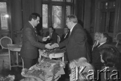 grudzień 1984, Kraków, Polska.
Teatr im. Juliusza Słowackiego. Jubileusz. Wręczenie nagród. 
Fot. Witold Górka, zbiory Ośrodka KARTA