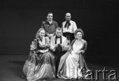 Marzec 1985, Kraków, Polska.
Teatr im. Juliusza Słowackiego. Przedstawienie: Książę Homburg, Heinrich von Kleist. Reżyseria Wojciech Szulczyński. Premiera 9 marca 1985. 
Fot. Witold Górka, zbiory Ośrodka KARTA 

