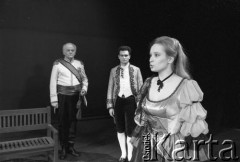 Marzec 1985, Kraków, Polska.
Teatr im. Juliusza Słowackiego. Przedstawienie: Książę Homburg, Heinrich von Kleist. Reżyseria Wojciech Szulczyński. Premiera 9 marca 1985. Z tyłu Jacek Chmielnik.
Fot. Witold Górka, zbiory Ośrodka KARTA 

