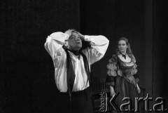 Marzec 1985, Kraków, Polska.
Teatr im. Juliusza Słowackiego. Przedstawienie: Książę Homburg, Heinrich von Kleist. Reżyseria Wojciech Szulczyński. Premiera 9 marca 1985. 
Fot. Witold Górka, zbiory Ośrodka KARTA 

