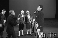 Marzec 1985, Kraków, Polska.
Teatr im. Juliusza Słowackiego. Przedstawienie: Książę Homburg, Heinrich von Kleist. Reżyseria Wojciech Szulczyński. Premiera 9 marca 1985. 
Fot. Witold Górka, zbiory Ośrodka KARTA 

