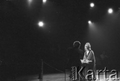 Październik 1985, Kraków, Polska.
Teatr im. Juliusz Słowackiego. Przedstawienie: Oni, Stanisław Ignacy Witkiewicz. Reżyseria: Rudolf Zioło. Premiera 6 października 1985. Zdjęcia z prób. 
Fot. Witold Górka, zbiory Ośrodka KARTA