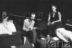 Październik 1985, Kraków, Polska.
Teatr im. Juliusz Słowackiego. Przedstawienie: Oni, Stanisław Ignacy Witkiewicz. Reżyseria: Rudolf Zioło. Premiera 6 października 1985. Zdjęcia z prób. 
Fot. Witold Górka, zbiory Ośrodka KARTA