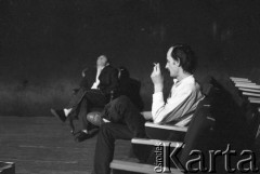 Październik 1985, Kraków, Polska.
Teatr im. Juliusz Słowackiego. Przedstawienie: Oni, Stanisław Ignacy Witkiewicz. Reżyseria: Rudolf Zioło. Premiera 6 października 1985. Zdjęcia z prób. 
Fot. Witold Górka, zbiory Ośrodka KARTA