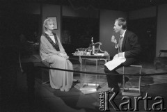 Październik 1985, Kraków, Polska.
Teatr im. Juliusz Słowackiego. Przedstawienie: Oni, Stanisław Ignacy Witkiewicz. Reżyseria: Rudolf Zioło. Premiera 6 października 1985. Z lewej Iwona Bielska.
Fot. Witold Górka, zbiory Ośrodka KARTA