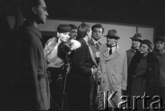 Październik 1985, Kraków, Polska.
Teatr im. Juliusz Słowackiego. Przedstawienie: Oni, Stanisław Ignacy Witkiewicz. Reżyseria: Rudolf Zioło. Premiera 6 października 1985. 
Fot. Witold Górka, zbiory Ośrodka KARTA