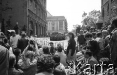 1.05.1988, Wrocław, Polska.
Demonstracja i zamieszki pod kościołem pw. św. Doroty. 
Fot. Mieczysław Michalak, zbiory Ośrodka KARTA