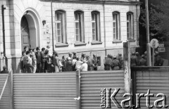 1.05.1988, Wrocław, Polska.
Demonstracja i zamieszki pod kościołem pw. św. Doroty. 
Fot. Mieczysław Michalak, zbiory Ośrodka KARTA