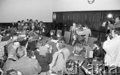 17.04.1989, Warszawa, Polska.
Sąd Wojewódzki w Warszawie. Sędzia Maria Widawska ogłasza relegalizację NSZZ 