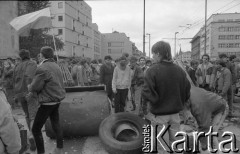 1.05.1989, Wrocław, Polska.
Zamieszki uliczne wywołane przez błędną informację o potrąceniu demonstranta przez milicję.
Fot. Mieczysław Michalak, zbiory Ośrodka KARTA