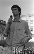 Maj 1989, Wrocław, Polska. 
Kampania wyborcza przed wyborami parlamentarnymi. Przemawia kandydat Komitetu Obywatelskiego 