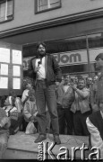 Maj 1989, Wrocław, Polska. 
Kampania wyborcza przed wyborami parlamentarnymi. Przemawia Władysław Frasyniuk, przewodniczący Regionalnej Komisji Wykonawczej NSZZ 