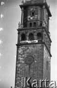 Lata 80., Częstochowa, Polska.
Pielgrzymka Ludzi Pracy na Jasną Górę. Transparent Solidarności Walczącej na wieży klasztoru paulinów.
Fot. Mieczysław Michalak, zbiory Ośrodka KARTA