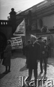 Lata 80., Częstochowa, Polska.
Pielgrzymka Ludzi Pracy na Jasną Górę, z transparentem Seweryn Jaworski.
Fot. Mieczysław Michalak, zbiory Ośrodka KARTA