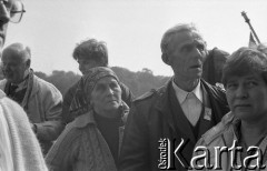 Lata 80., Częstochowa, Polska.
Pielgrzymka Ludzi Pracy na Jasną Górę. Wśród pielgrzymów Marianna i Władysław Popiełuszko, rodzice księdza Jerzego Popiełuszki.
Fot. Mieczysław Michalak, zbiory Ośrodka KARTA