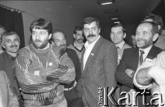 2-4.03.1990, Wrocław, Polska.
Władysław Frasyniuk, Włodzimierz Mękarski, Adolf Juzwenko (na pierwszym planie) na II Walnym Zebraniu Delegatów NSZZ 